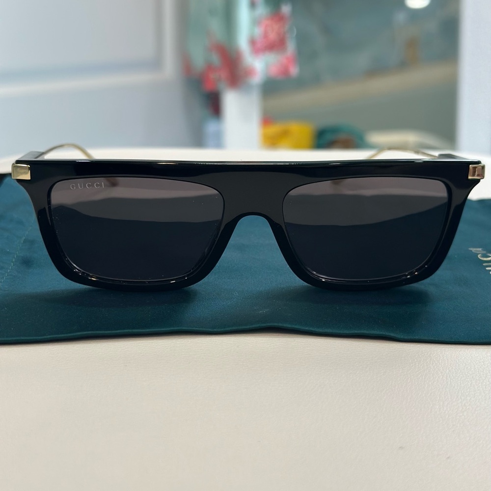 Gucci Black Rectangular Sunglasses - image 1